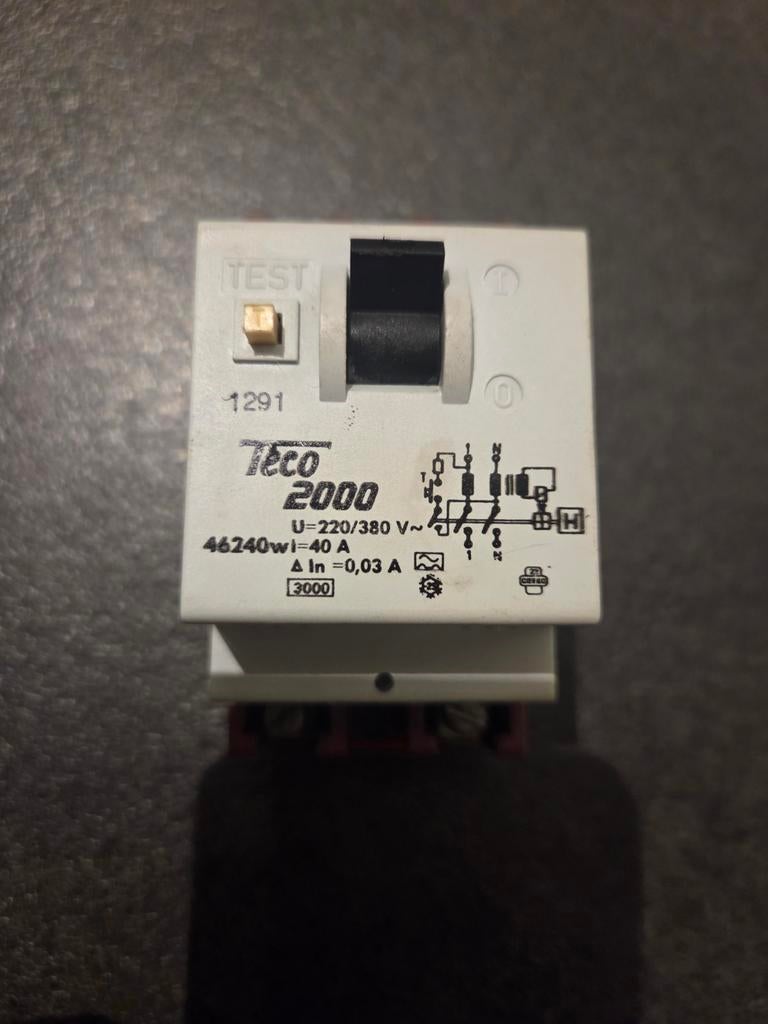 Différentiel 0.03 ma, 40A parfait état, Bricolage & Construction, Électricité & Câbles, Enlèvement ou Envoi