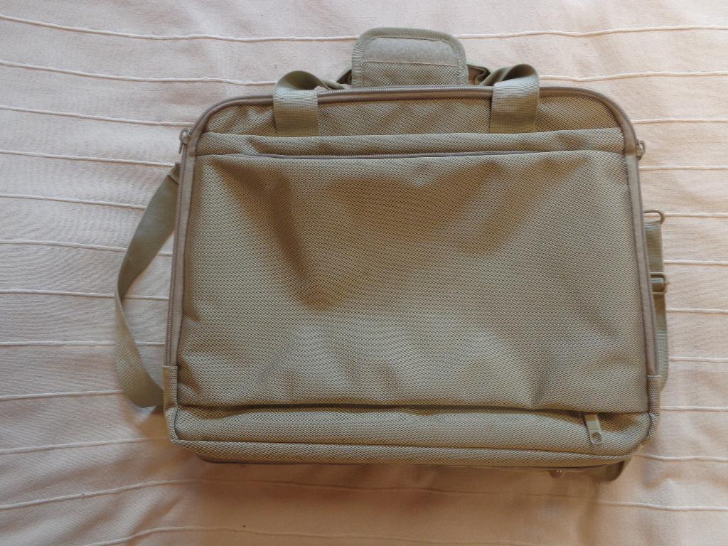 Sac Pack Easy 13 pouces à porter en bandouillère neuf, Informatique & Logiciels, Enlèvement ou Envoi, 13 pouces, Neuf, Sac à bandoulière