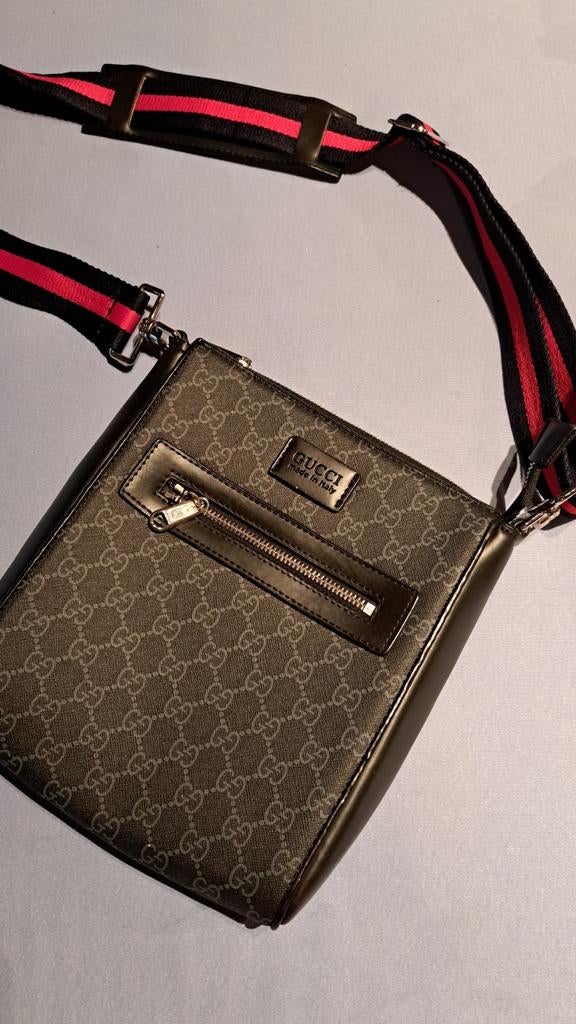 Sac Gucci, Bijoux, Sacs & Beauté, Sacs | Sacs à bandoulière, Enlèvement ou Envoi