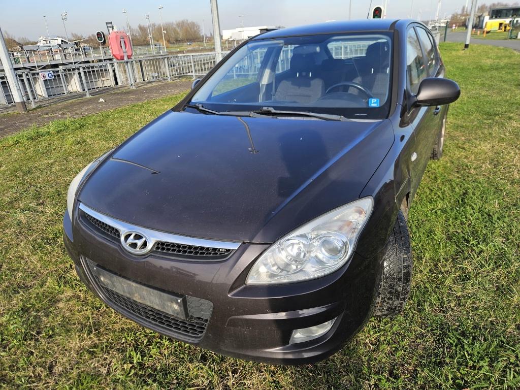 HUYNDAI I30 benzine, automaat, Auto's, Hyundai, 4 deurs, Stof, Zwart, 4 cilinders
