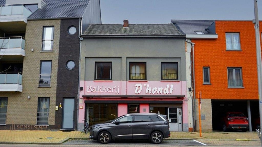 Te koop handelshuis, 200 m², Genk, Habitation avec espace professionnel, 3600 Genk