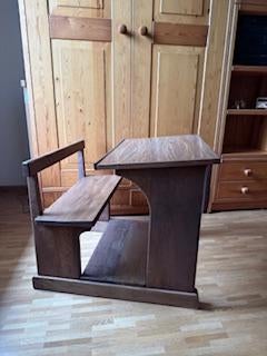 Schoolbankje / kinderbureau in massief eik, Maison & Meubles, Bureaux, Comme neuf, Bureau enfant, Bois, Espace de rangement, Enlèvement