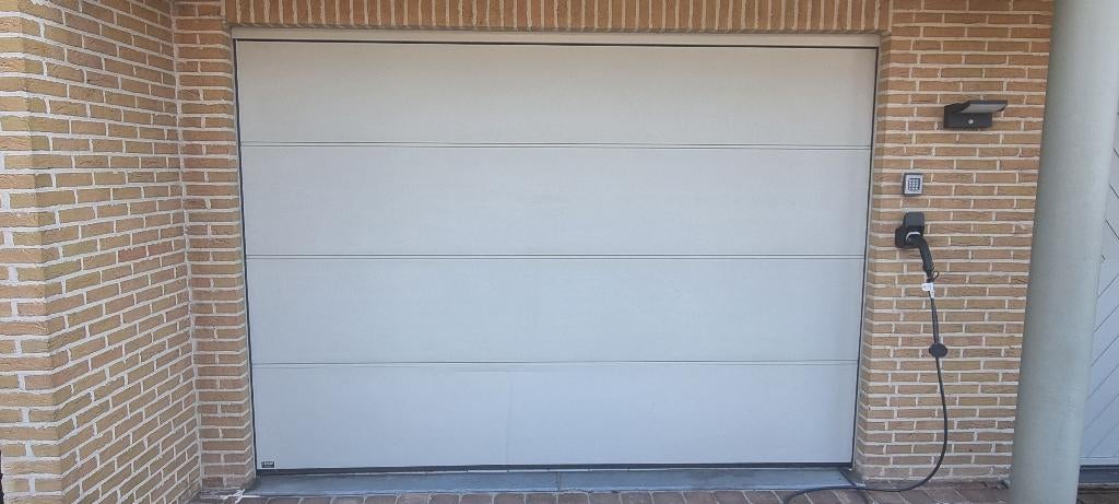 Panneaux de porte de garage Hörmann LPU 42 - L profilage, Bricolage & Construction, Enlèvement, Utilisé, Autres matériaux, 20 à 50 mm