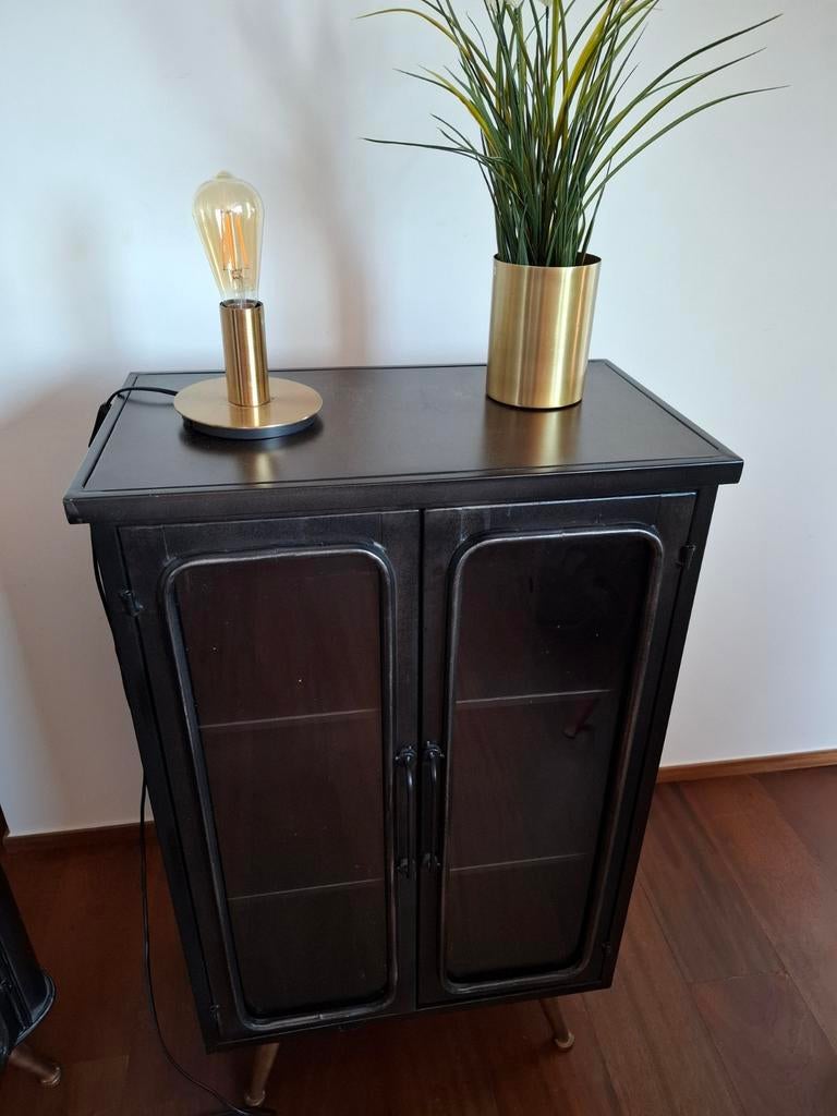 Dutchbone Denza vitrinekast, Huis en Inrichting, Kasten | Dressoirs, Metaal, Ophalen