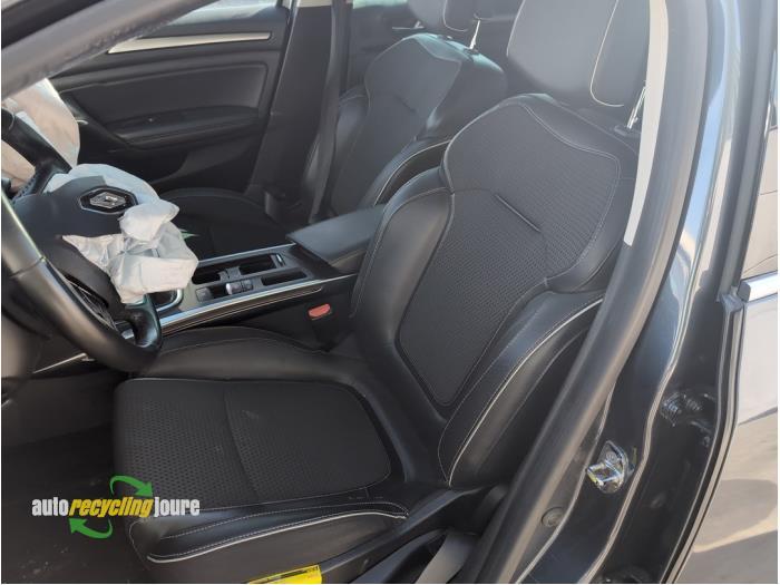 Kit revêtement (complet) d'un Renault Megane, -, Renault, -, 3 mois de garantie