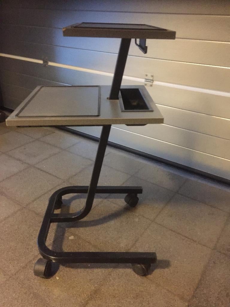 INSTRUMENTEN TAFEL ROLTAFEL INSTRUMENTENWAGEN GYMNA, Ophalen, Kunststof, Minder dan 50 cm, Zo goed als nieuw