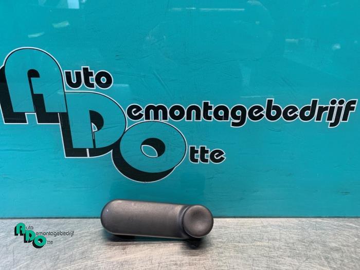 Manivelle de vitre d'un Renault Clio (Clio 3 06-), Autos : Pièces & Accessoires, Renault, -, 3 mois de garantie, Utilisé