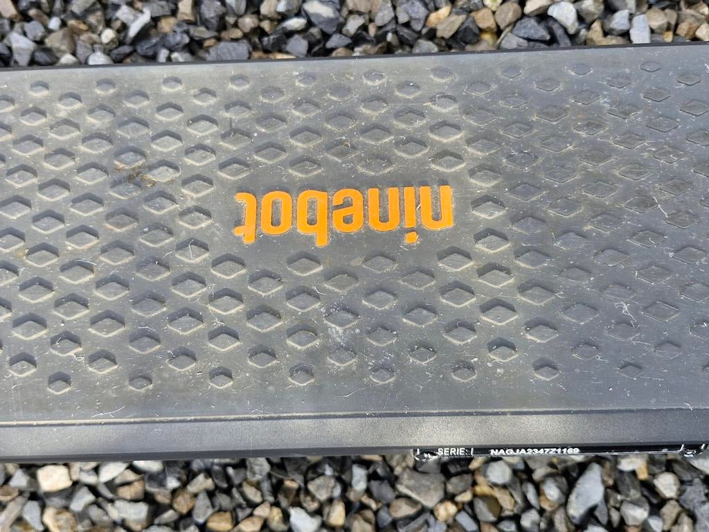 NINEBOT NIEUWE E STEP., Fietsen en Brommers, Ophalen of Verzenden