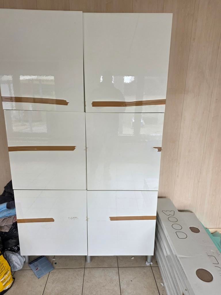 Kast Gratis, Ophalen