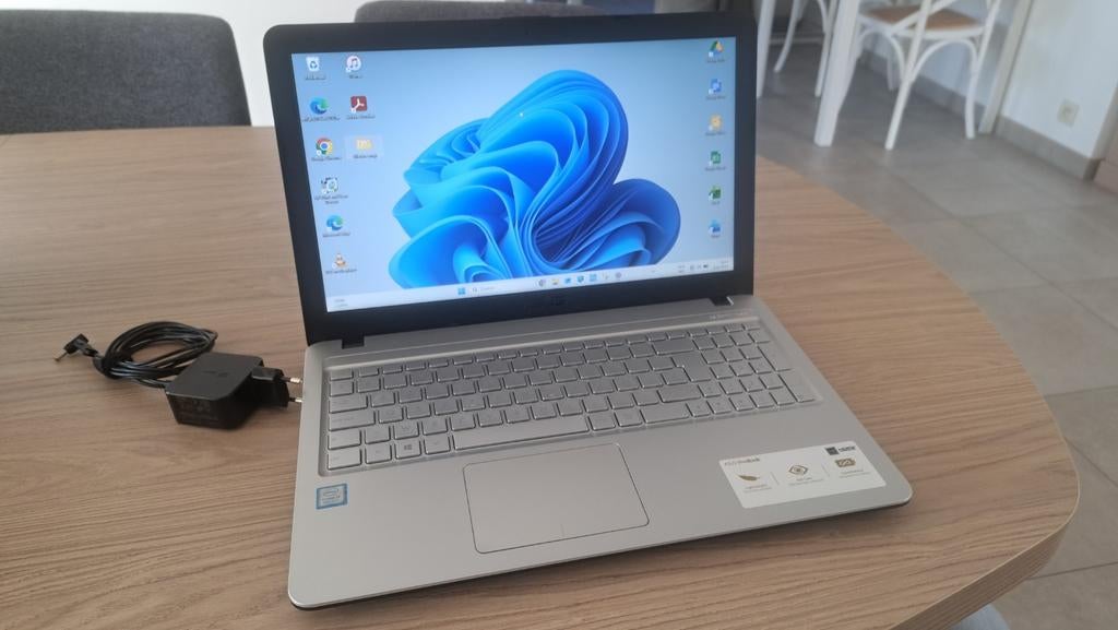 ASUS Vivobook i7 (8e gen) – SSD – Snelle laptop – Klaar voor, Ophalen, SSD