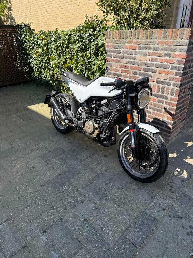 Vitpilen 401 indentiek aan duke 390, Motos, Motos | KTM, 390 cm³, Entreprise, Occasion, Permis Moto A1 minimum