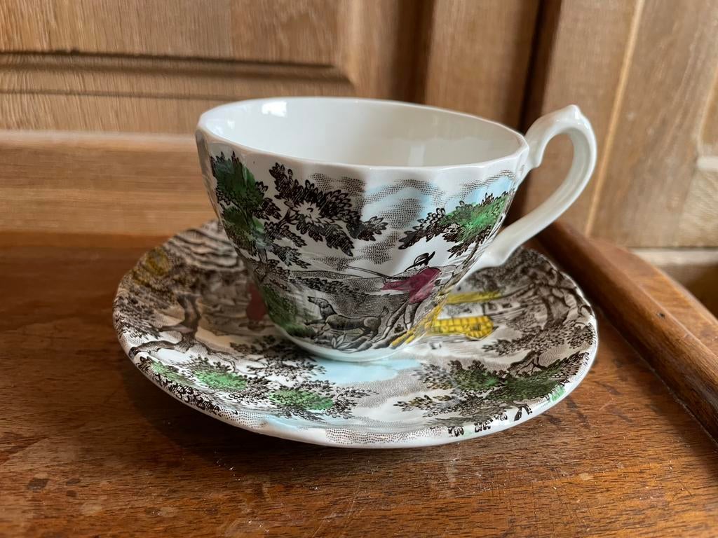 Vintage koffieset: 12 koffietassen en bordjes “The Hunter”., Ophalen