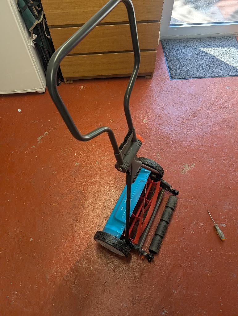 Gardena duwgrasmaaier, Tuin en Terras, Grasmaaiers, Ophalen, Zo goed als nieuw, Handgrasmaaier, Gardena