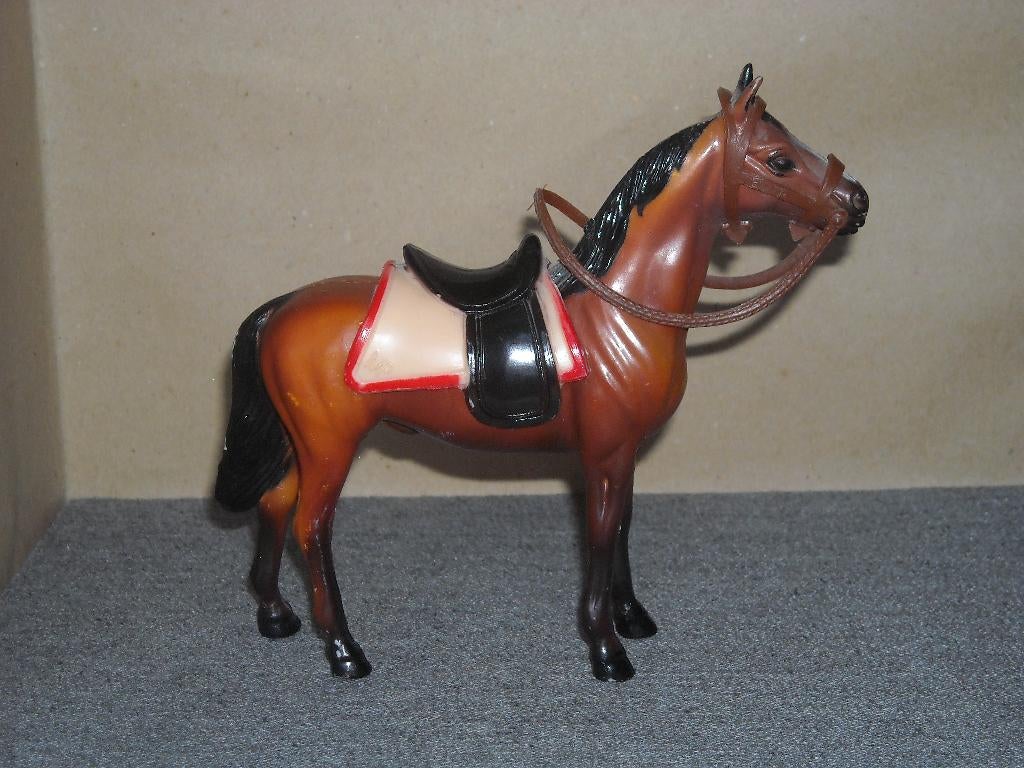 Lundby paard met zwarte manen, Collections, Maisons de poupées & Accessoires, Enlèvement ou Envoi, Utilisé