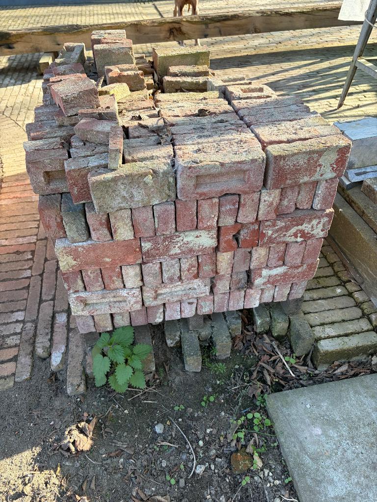 Gevelsteen, Enlèvement, Utilisé, Briques