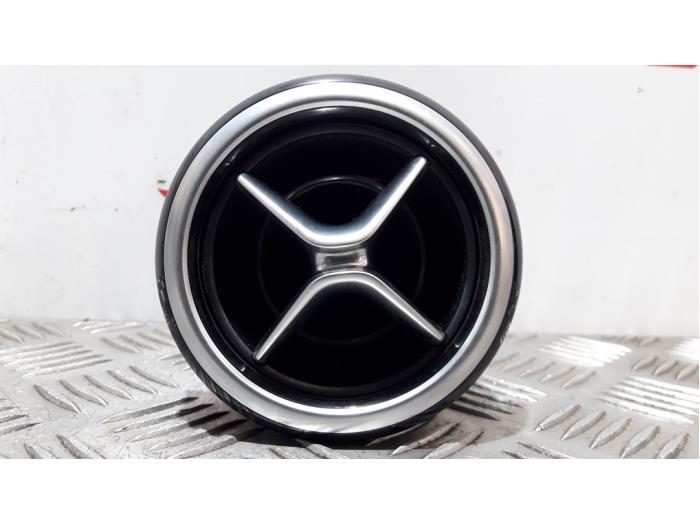 Grille aération tableau de bord d'un Mercedes B-Klasse, 3 mois de garantie, Utilisé, -, -