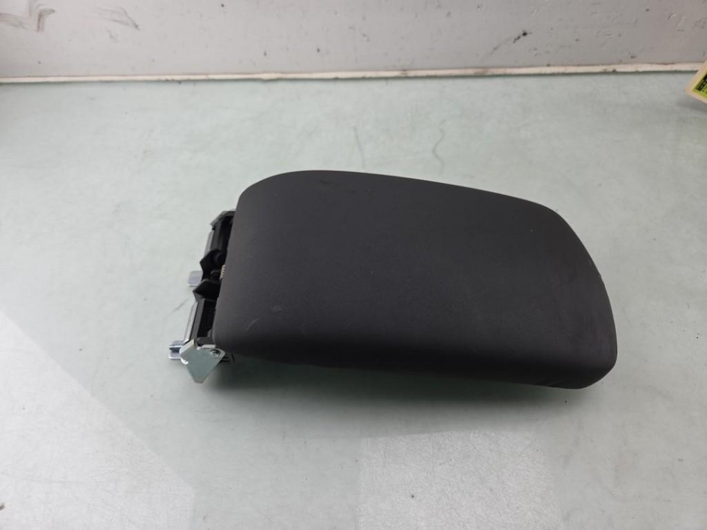 ACCOUDOIR CENTRAL Citroën DS4 (NX) (|7591TJ|), Dhr. J. Ham, Citroën, Administratie@autoham.nl, Utilisé