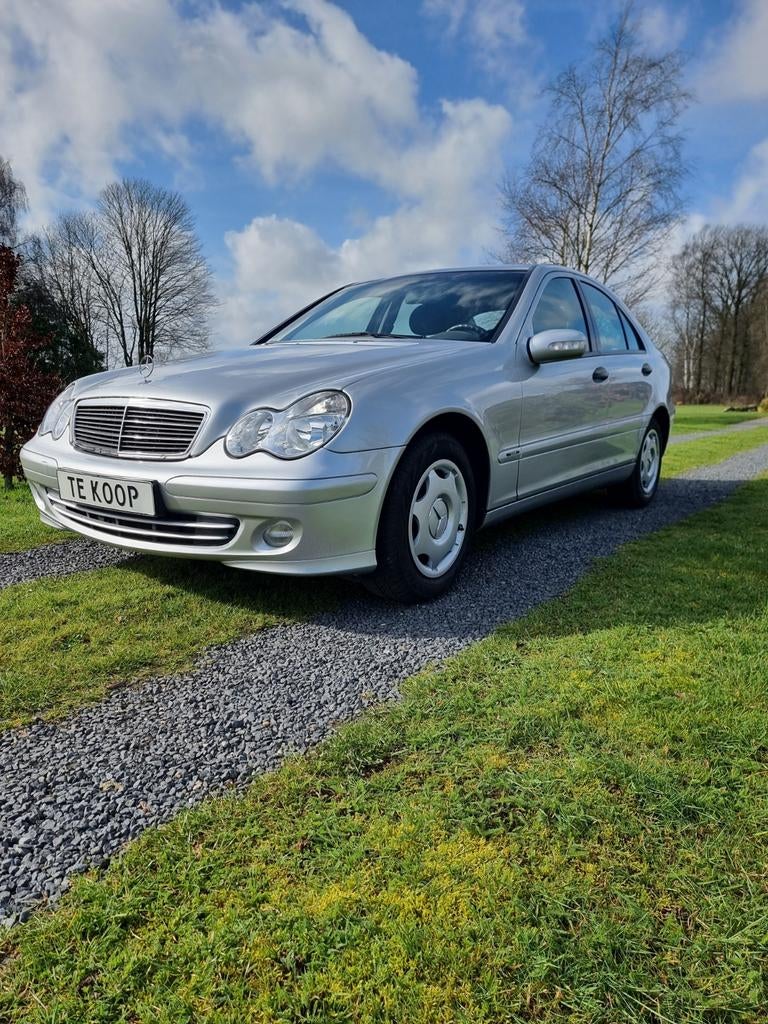 MERCEDES C180 KOMPRESSOR AUTOMAAT 64775KM.NIEUWSTAAT, Autos, Argent ou Gris, Achat, 4 portes, Entretenue par le concessionnaire