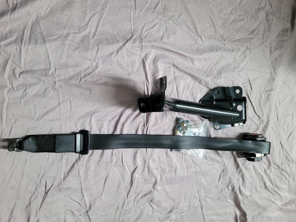 Audi Tt Mk1 gordelankerbalk + gordelmechanisme links, Ophalen of Verzenden, Gebruikt, Audi