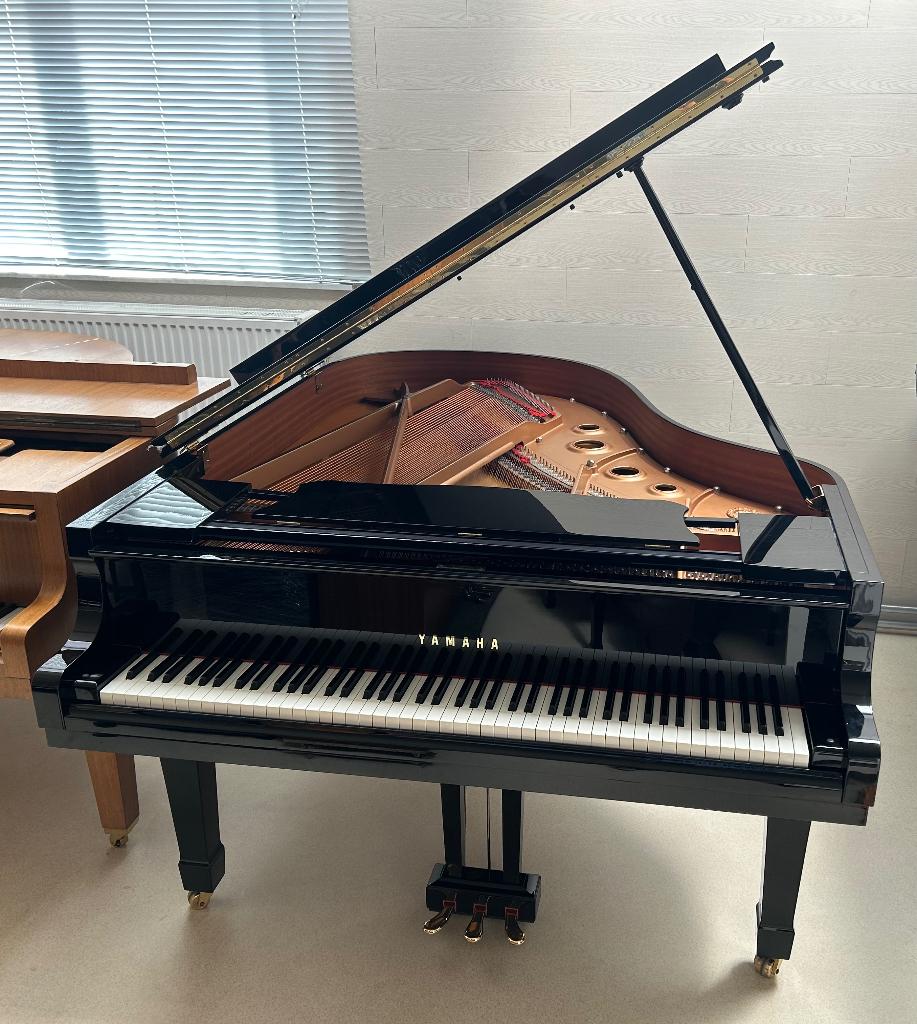 Piano à queue Yamaha GB1 comme neuf ! Garantie: 10 ans, Musique & Instruments, Pianos, Brillant, Comme neuf, Enlèvement, Piano