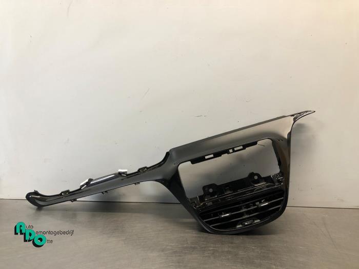Grille aération tableau de bord d'un Peugeot 208 (208 12-), -, 3 mois de garantie, Utilisé, -