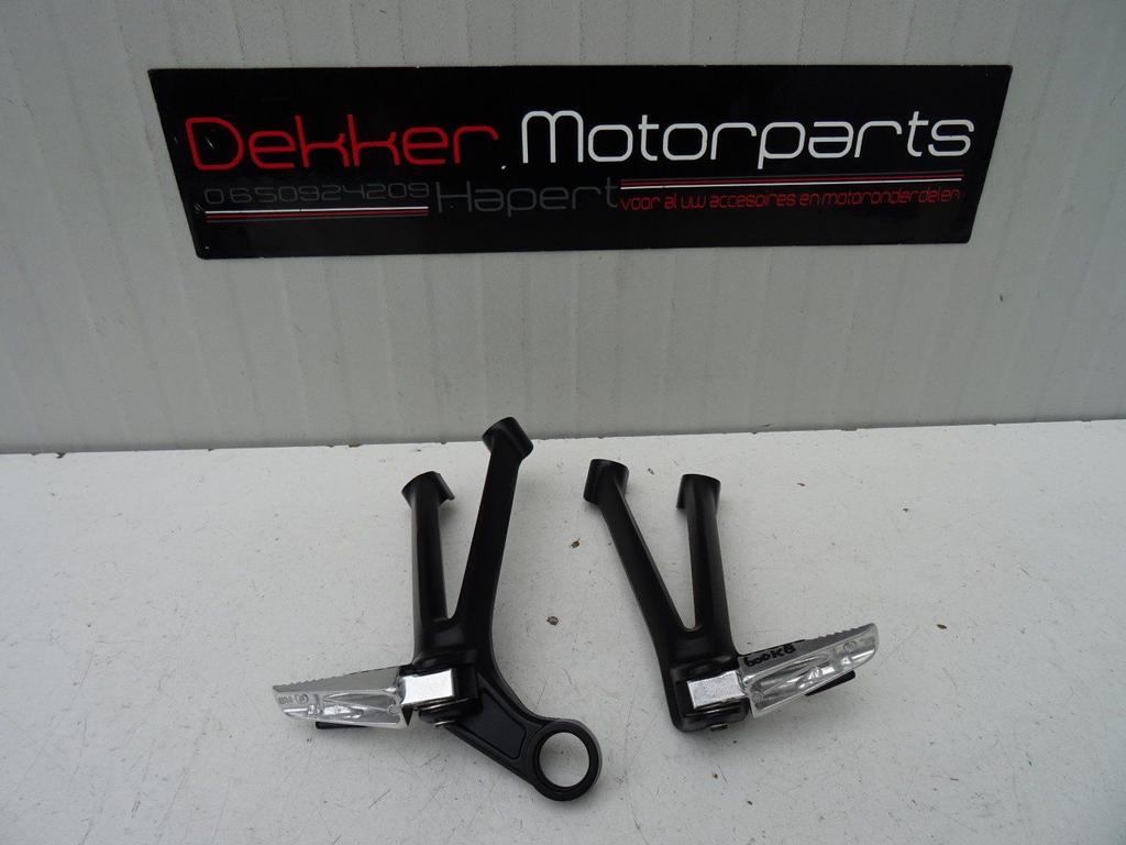 Set Duo Passagiers Voetsteunen Suzuki GSXR750 GSXR600 2008 >, Motoren, Gebruikt, -, -, Ophalen of Verzenden
