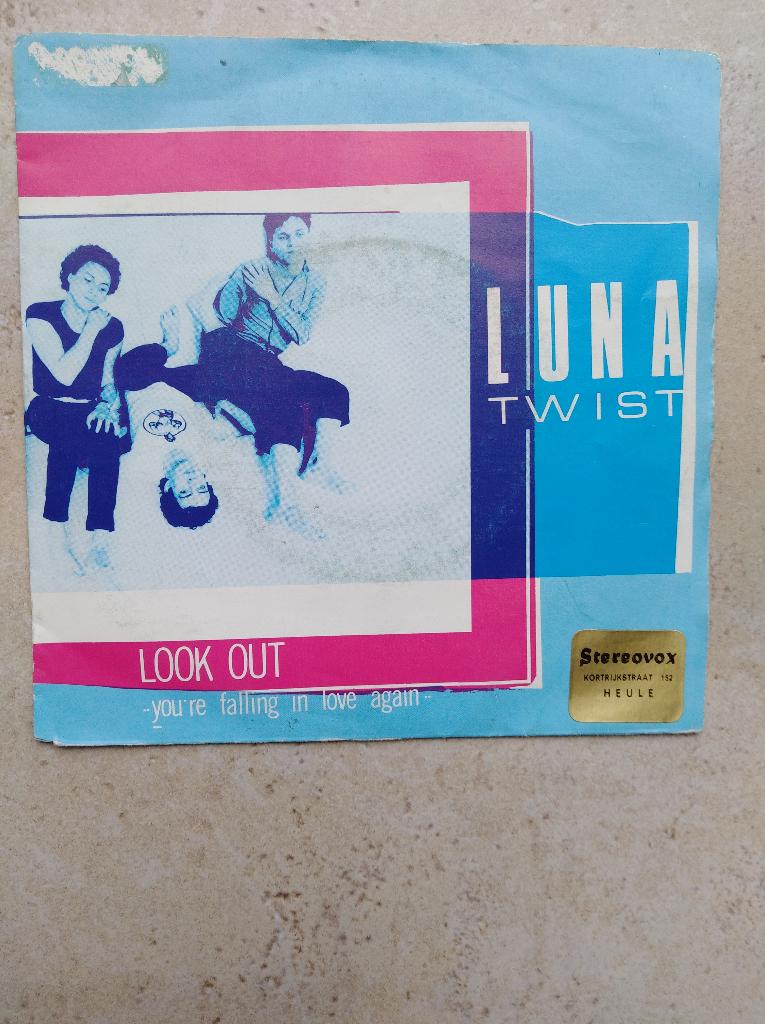 LUNA TWIST: "Look out" (You're falling in love again)/Belpop, Ophalen of Verzenden, Zo goed als nieuw, Pop, Single