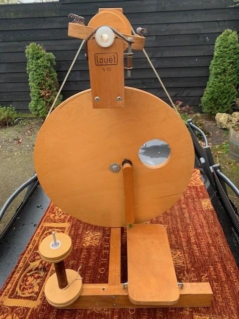 ROUET S 10, Hobby & Loisirs créatifs, Rouets & Filature, Enlèvement ou Envoi, Comme neuf, Rouet