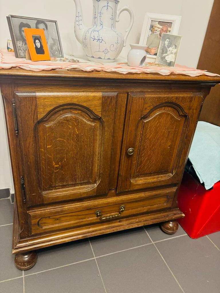 Petit meuble tv massif ancien, Maison & Meubles, Enlèvement, Utilisé