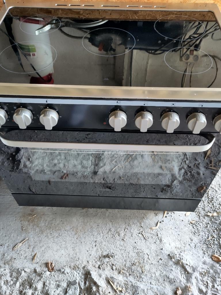 Keramisch kookvuur met oven, Electroménager, Tables de cuisson, Utilisé, 5 zones de cuisson ou plus, Enlèvement