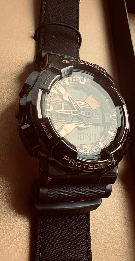 Casio G-Shock  New Era 100th Anniversary – GM-110NE-1AER, Enlèvement ou Envoi, Comme neuf, Montre-bracelet, Casio
