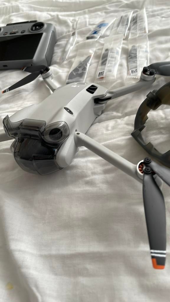 DJI Mini 4 pro fly more combo drone, Audio, Tv en Foto, Drones, Ophalen, Zo goed als nieuw, DJI