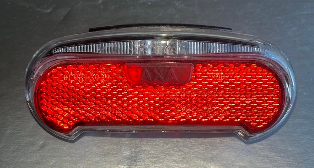 AXA - achterlicht fiets, Fietsen en Brommers, Fietsaccessoires | Fietsverlichting, Ophalen of Verzenden, Gebruikt, Achterlicht