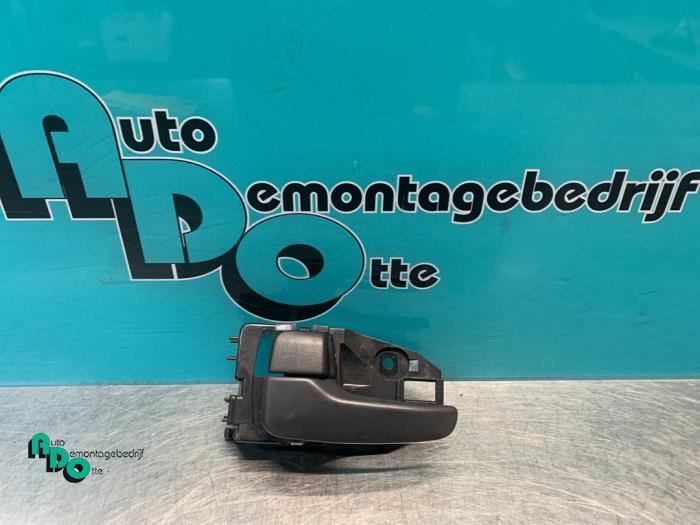 Poignée portière 4portes arrière gauche d'un Mitsubishi L, -, 3 mois de garantie, Utilisé, Mitsubishi