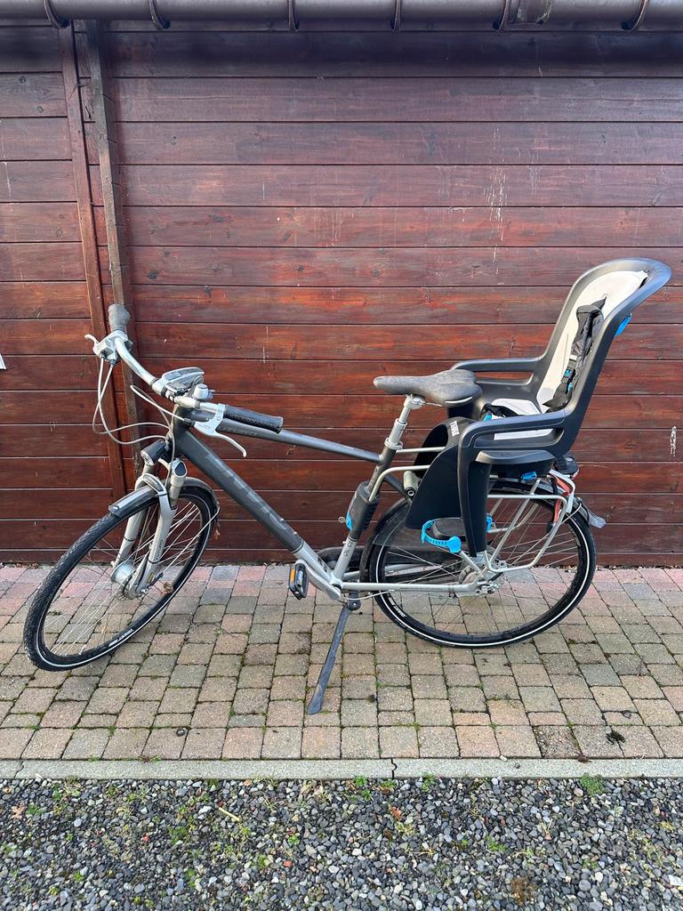 Thule fietsstoeltje in goede staat, Ophalen, Zo goed als nieuw