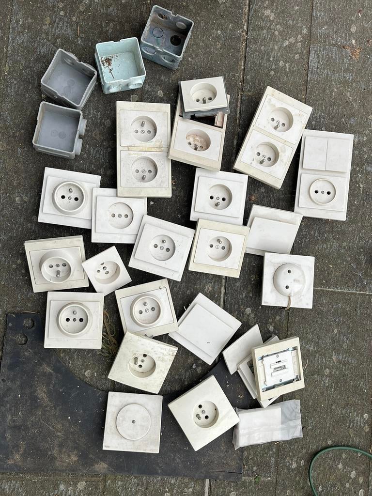 Lot Niko inbouwmateriaal, Ophalen of Verzenden