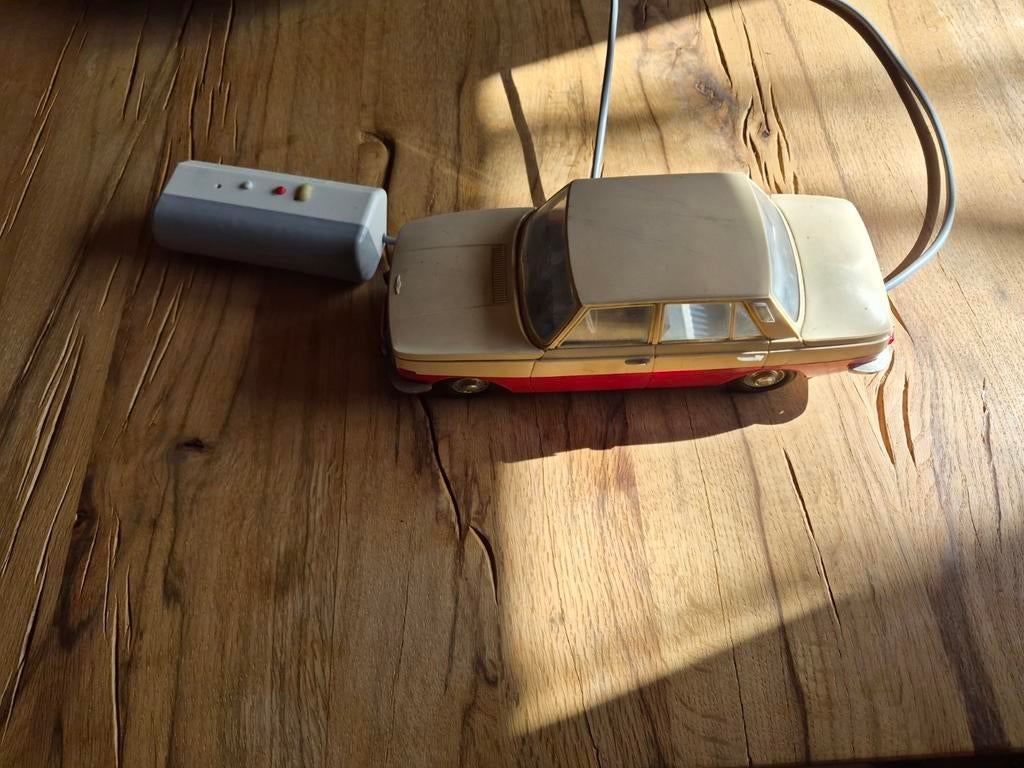 Speelgoed auto, Antiek en Kunst, Antiek | Speelgoed, Ophalen