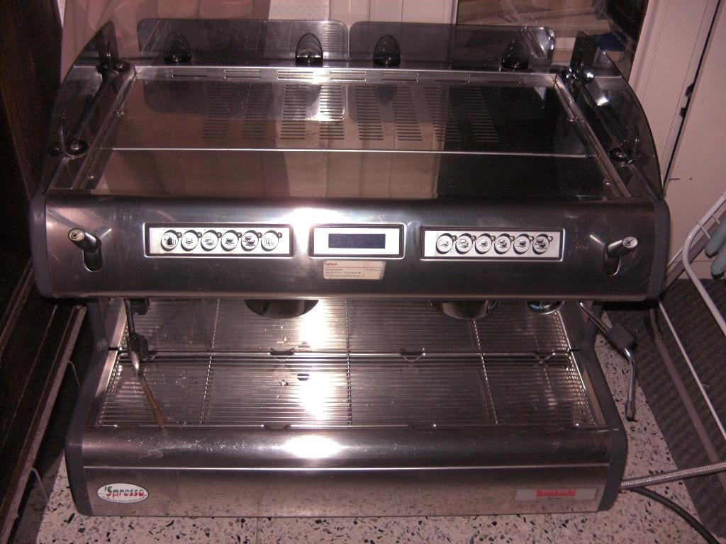 Koffiemachine en koffiemolen, Zakelijke goederen, Horeca | Keukenapparatuur, Ophalen, Gebruikt, Koffie en Espresso