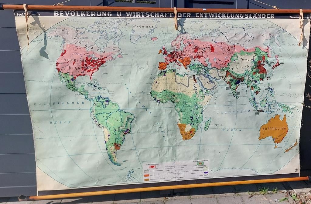 Carte du monde vintage vers 1960, Enlèvement