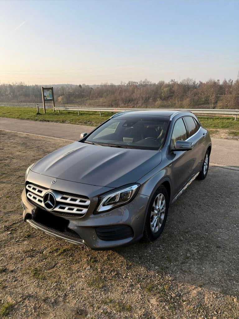 Mercedes GLA 180 AMG LINE, Autos, Mercedes-Benz, Cuir, Argent ou Gris, Achat, Feux de virage