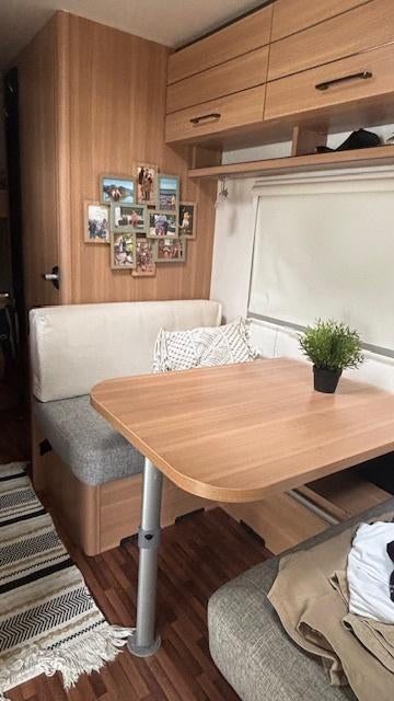 Heel gezellige LMC caravan 490K, Caravanes & Camping, Réfrigérateur, Jusqu'à 5, Coin salon convertible, 5 à 6 mètres