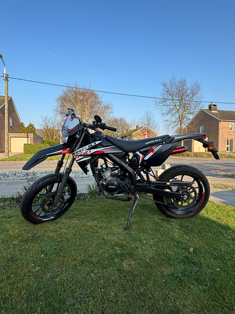 Rieju mrt50 brommer, Fietsen en Brommers, Brommers | Derbi, Ophalen, Zo goed als nieuw