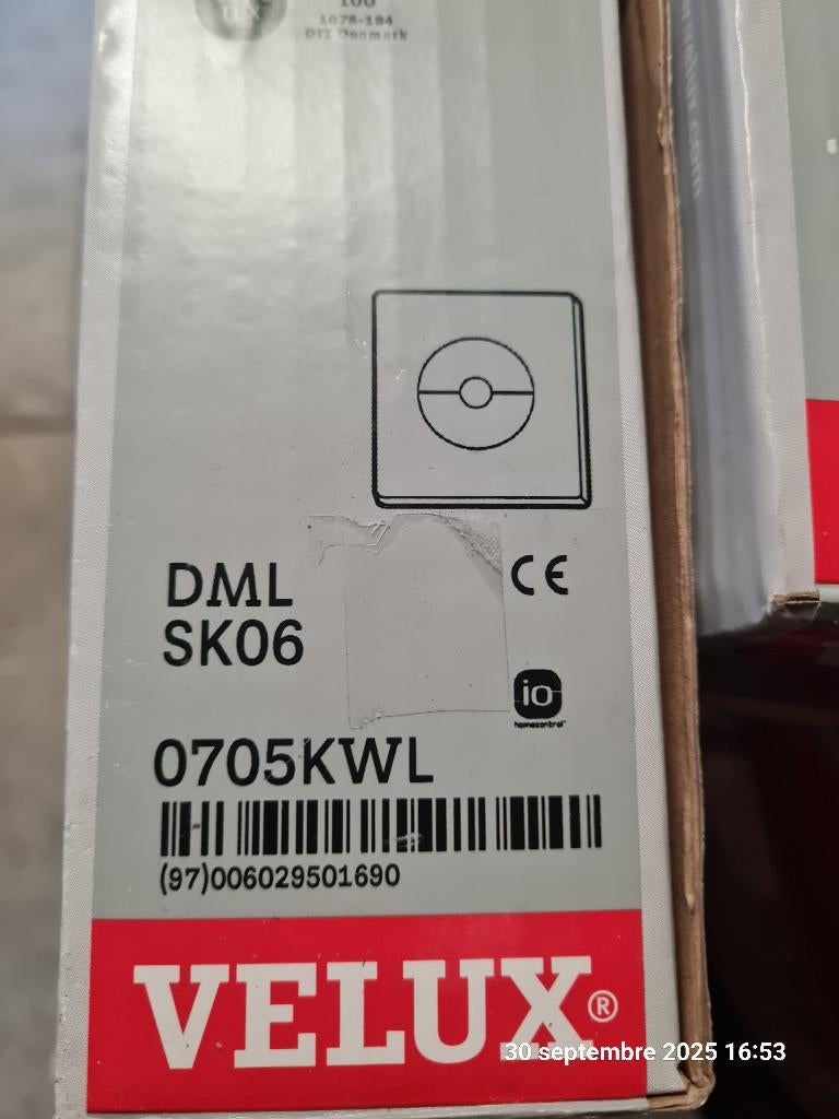 store d'occultation électrique Velux, Bricolage & Construction, Vitres, Châssis & Fenêtres, Neuf, Enlèvement, 80 à 120 cm, 80 à 120 cm