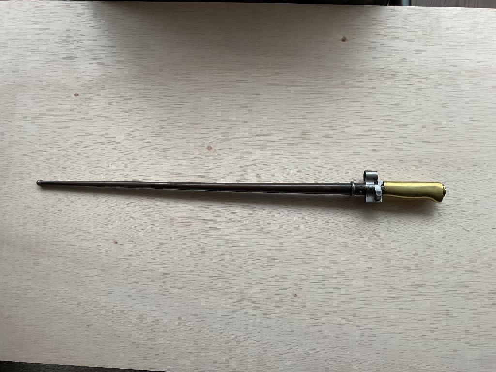 Baïonnette Lebel, Envoi