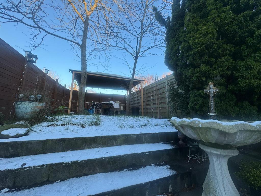 Belvédère de jardin avec rideaux. (Tente), Jardin & Terrasse, Tonnelles, Utilisé, Pavillon, 2 mètres ou plus, 5 à 8 mètres, 4 à 6 mètres