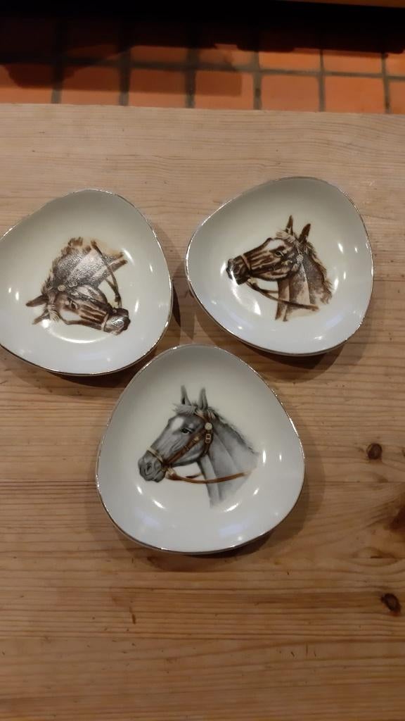 3 plats/cendrier vintage avec tête de cheval, café VeDeKa, Antiquités & Art, Enlèvement ou Envoi