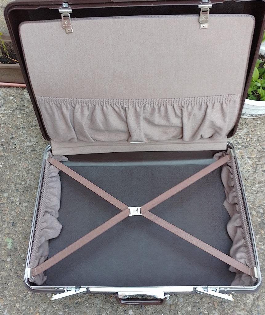 Valies.  Oude model. 3€, Ophalen of Verzenden, 50 tot 60 cm, 45 tot 55 cm