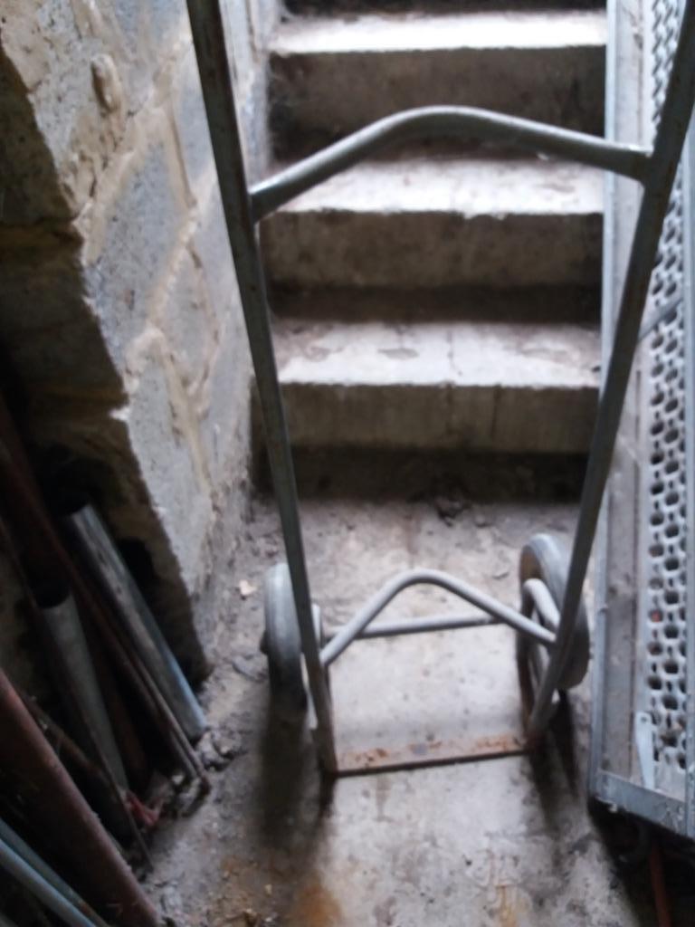 chariot porte bouteille  (grande ou petite), Bricolage & Construction, Enlèvement