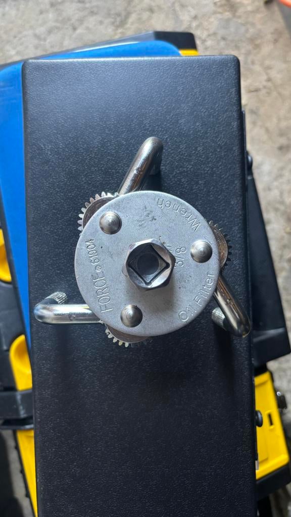 Verstelbare oliefiltersleutel, Ophalen of Verzenden, Zo goed als nieuw