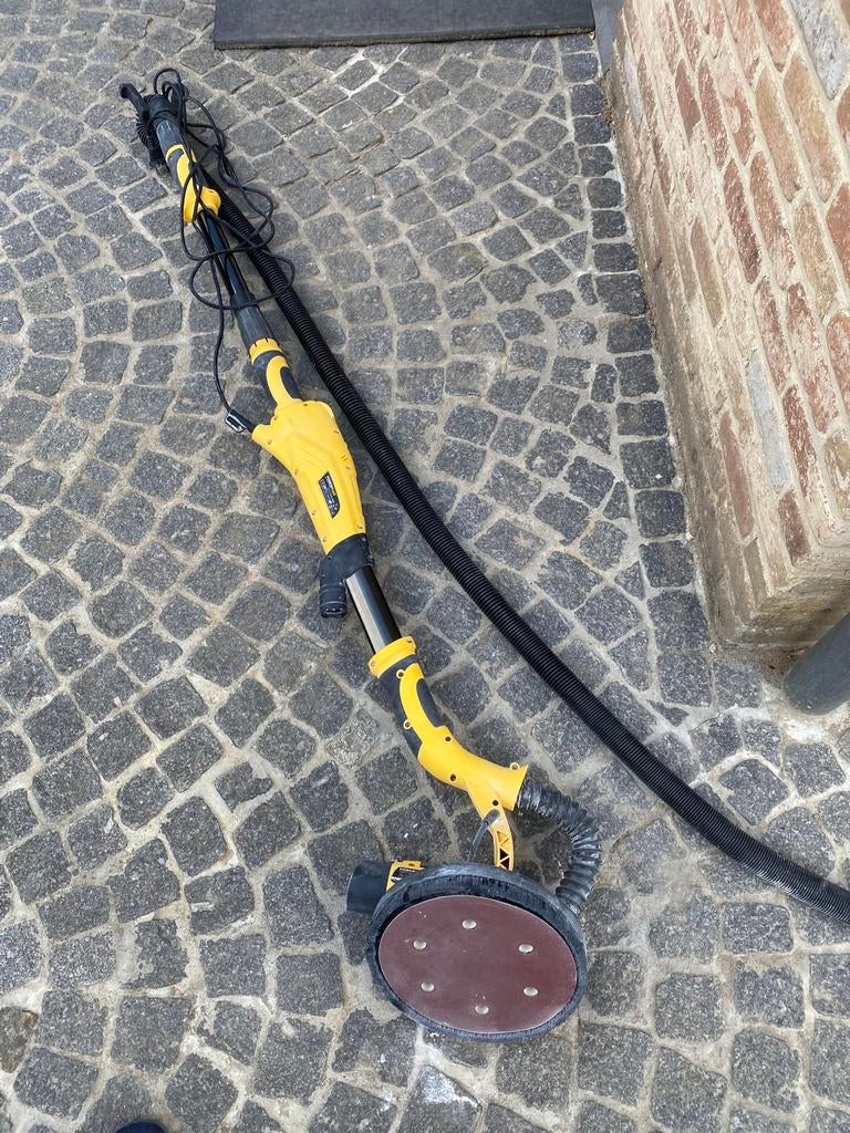 Te huur plafond en wandschuurmachine gyproc, Doe-het-zelf en Bouw, Ophalen, Zo goed als nieuw